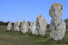 Les Menhirs