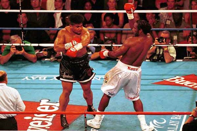 Lennox Lewis Vs. David Tua