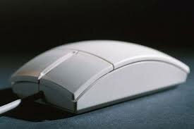 1952: Nace el primer trackball,