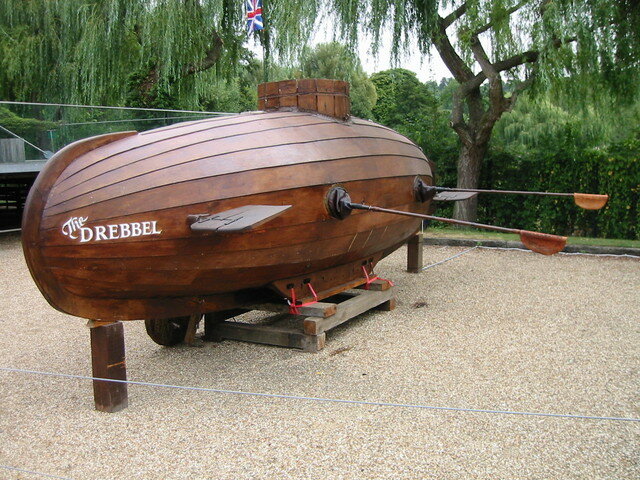 PRIMER SUBMARINO DISEÑADO Y CONSTRUIDO