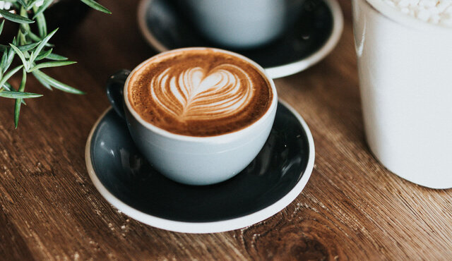 DÍA DEL CAFÉ CON LECHE, EL DÍA INTERNACIONAL DEL JOYERO Y RELOJERO Y EL DÍA INTERNACIONAL DE LAS RESERVAS DE LA BIÓSFERA