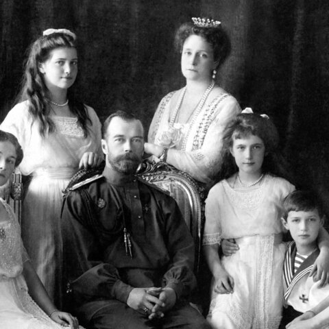 Czar Nicholas abdicates the throne