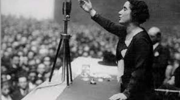 La dona vota per primera vegada