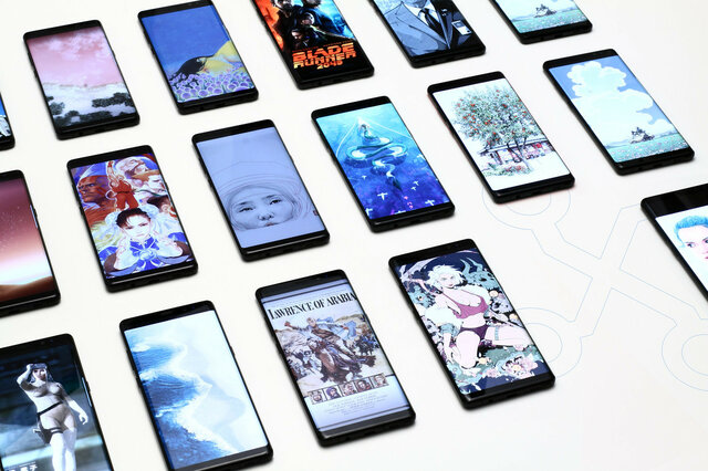 Primer telefono con pantalla OLED