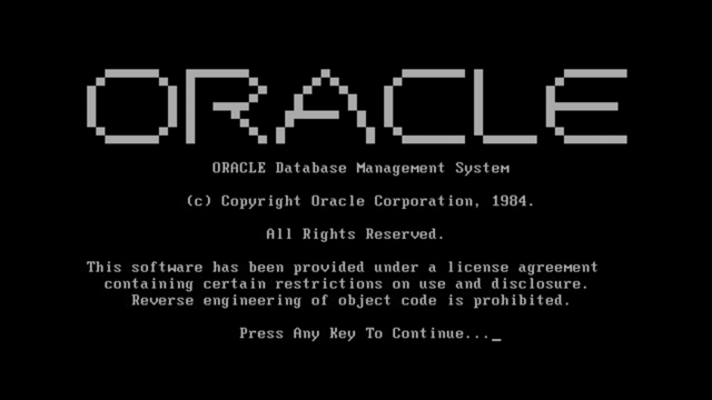 Oracle ofrece el primer producto de sistema de gestión de base de datos relacional comercial