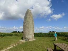 Magàlit menhir
