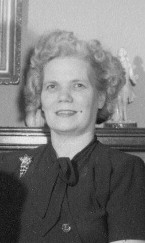 Helen Gilligan Favret Born