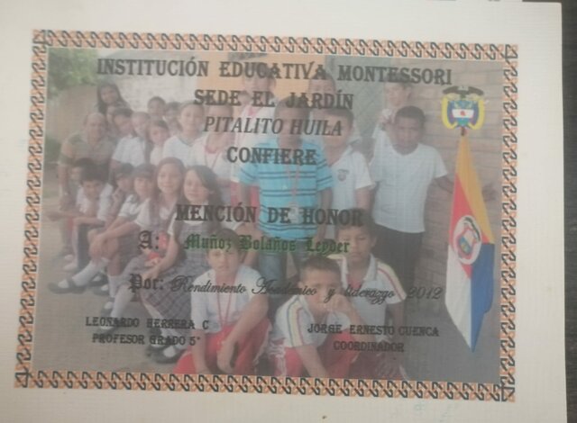 Mención de honor en graduación de básica primaria