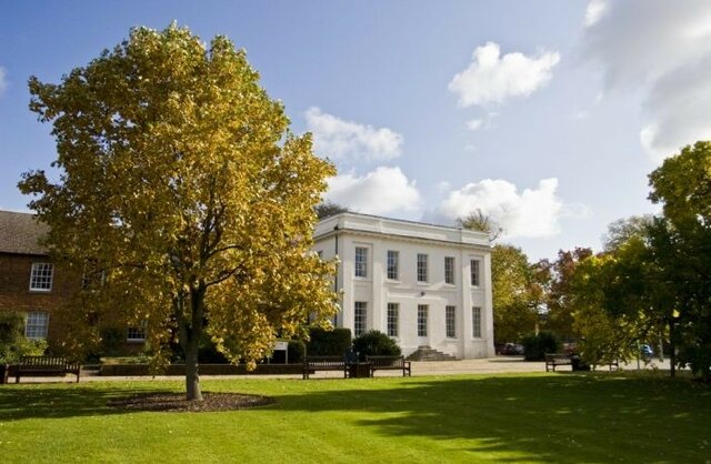 Universidad Abierta Británica