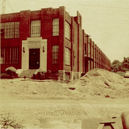 Se funda Electronic Controls Companye