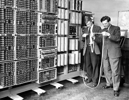 Computadora de válvula de vació