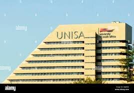 Creación de la primera universidad a distancia