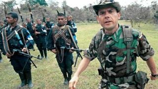 AUC (Autodefensas Unidas de Colombia).