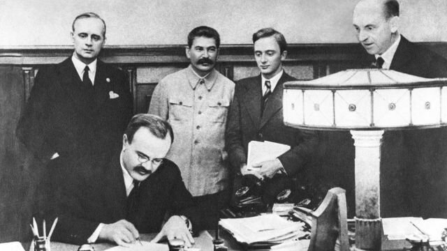 PACTO RIBBENTROP-MOLOTOV
