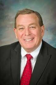 John C. Burton, destaca el papel que juegan los auditores como responsables de su actividad