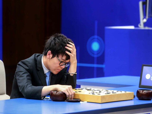 Victoria del algoritmo AlphaGo en juego Go.