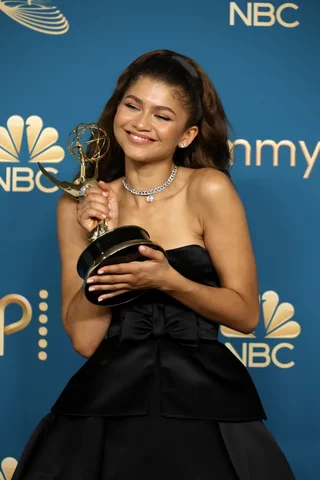 Zendaya win a gold balloon awards.