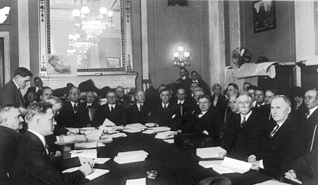 Senate Investigates the "Teapot Dome" Scandal