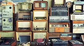 Timeline:  historia de la radio donde describa devenir histórico de la radio desde sus orígenes hasta la era actual.