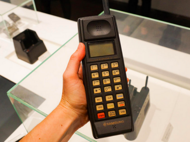 CELULAR DIGITAL  (1988)