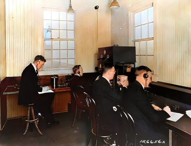 1920 Primera transmisión publica con licencia comercial