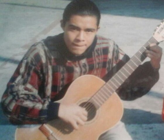 Mi madre me inscribió en clases de guitarra