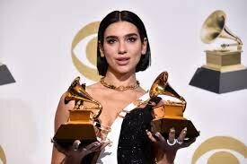 Newcomer Artist Award