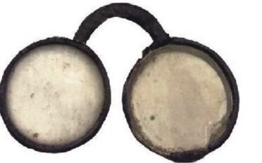 Anteojos con cuerdas de cinta