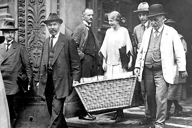 Währungsreform beendet Hyperinflation