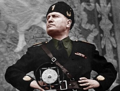 Mussolini crea los Fasci de combate