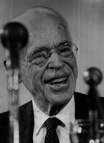 1913 pionero en el uso del electrocardiograma