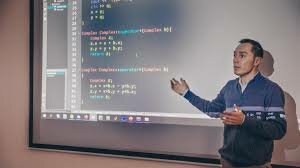 UN HOMBRE, UNA HERRAMIENTA.