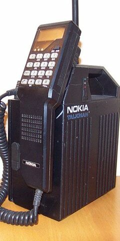 Nokia lanza su Mobira Talkman