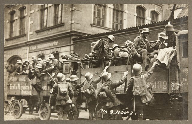 Hitler mandó asesinar a sus adversarios políticos en la noche de los cuchillos largos.