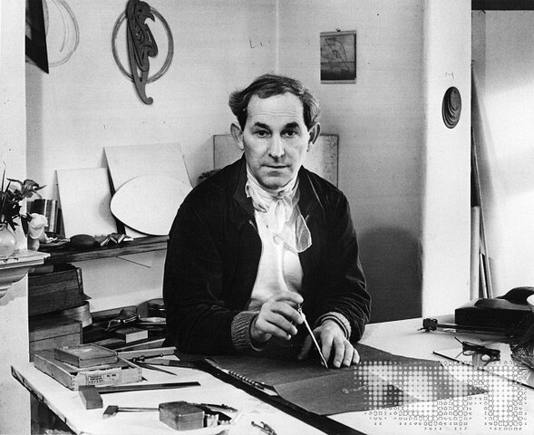 Nacimiento Naum Gabo