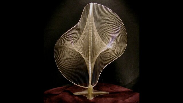 Construcción lineal en el espacio, Naum Gabo (escultura constructivista)
