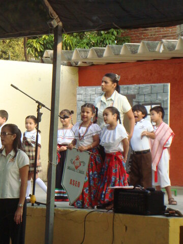 Entre a la primaria (a la primera)