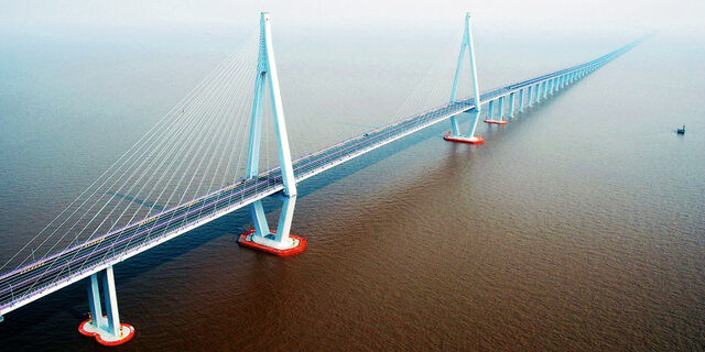 Construcción del puente de la Bahía de Hangzhou.
