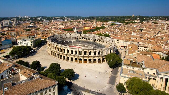 Anfiteatro di Nimes