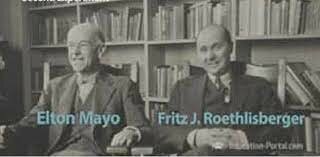 Elton Mayo y F. J. Roethlisberger (1933)