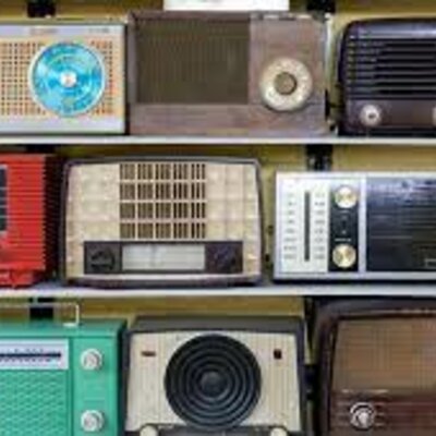 Timeline: Etapas de la radio