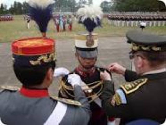 Mi papá se graduó de oficial.