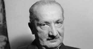 Marti Heidegger-DASEIN-E.Humanista