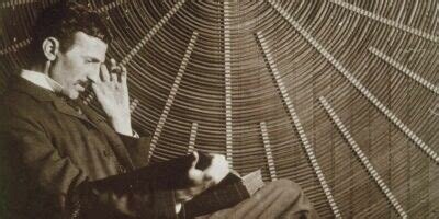 Tesla descobreix l'electricitat