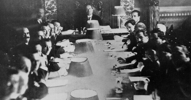 La corona viene sottomessa