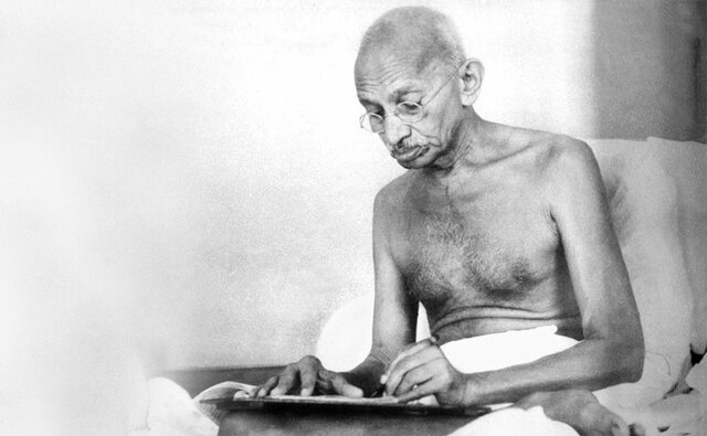 Ghandi Reached Southampton, England.