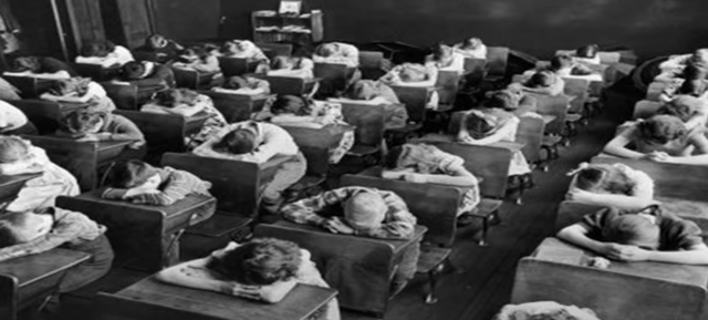 Promulgar el código escolar