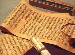 En China Isai Lun inventa el papel