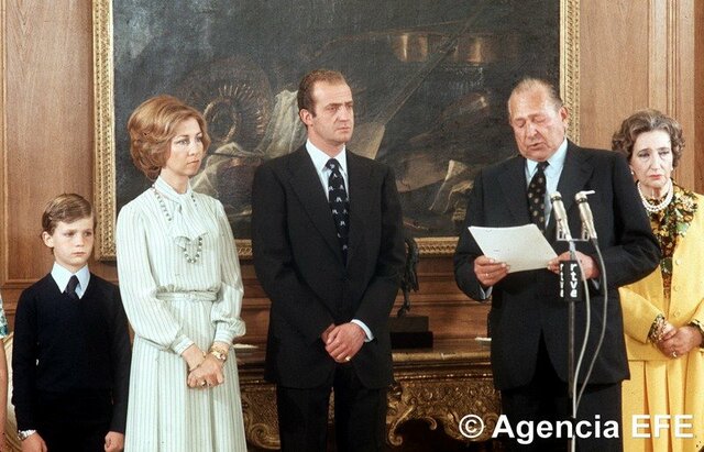 Don Juan renuncia a su derechos dinásticos