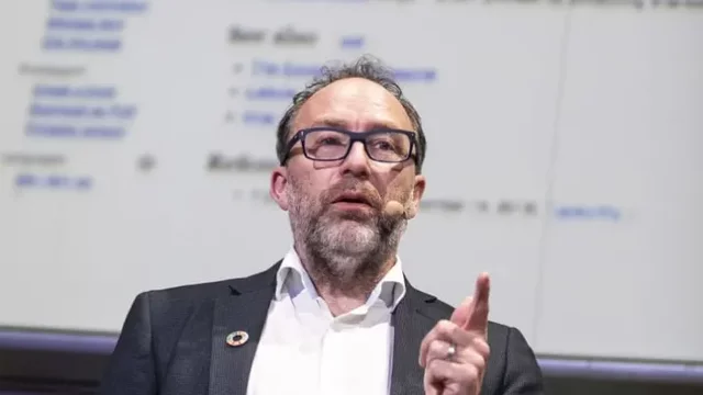 Wikipedia Started Crowdsourcing